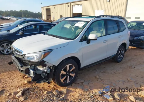 2018 Subaru Forester 2.5I Premium z USA, uszkodzony, nr VIN JF2SJAGCXJH576131